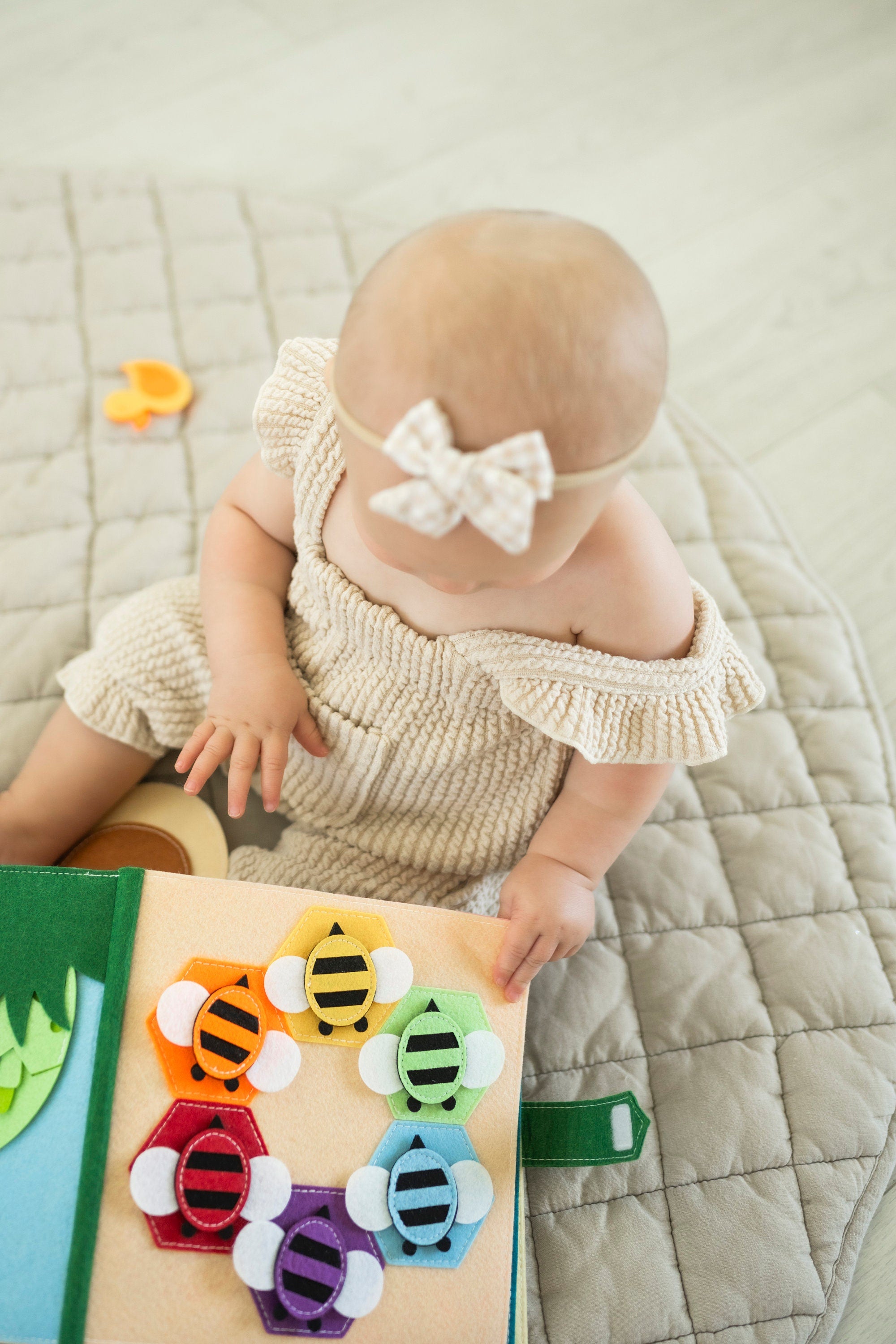 Peek-a-boo Lion Felt Quiet Book - Montessori Activity Book
