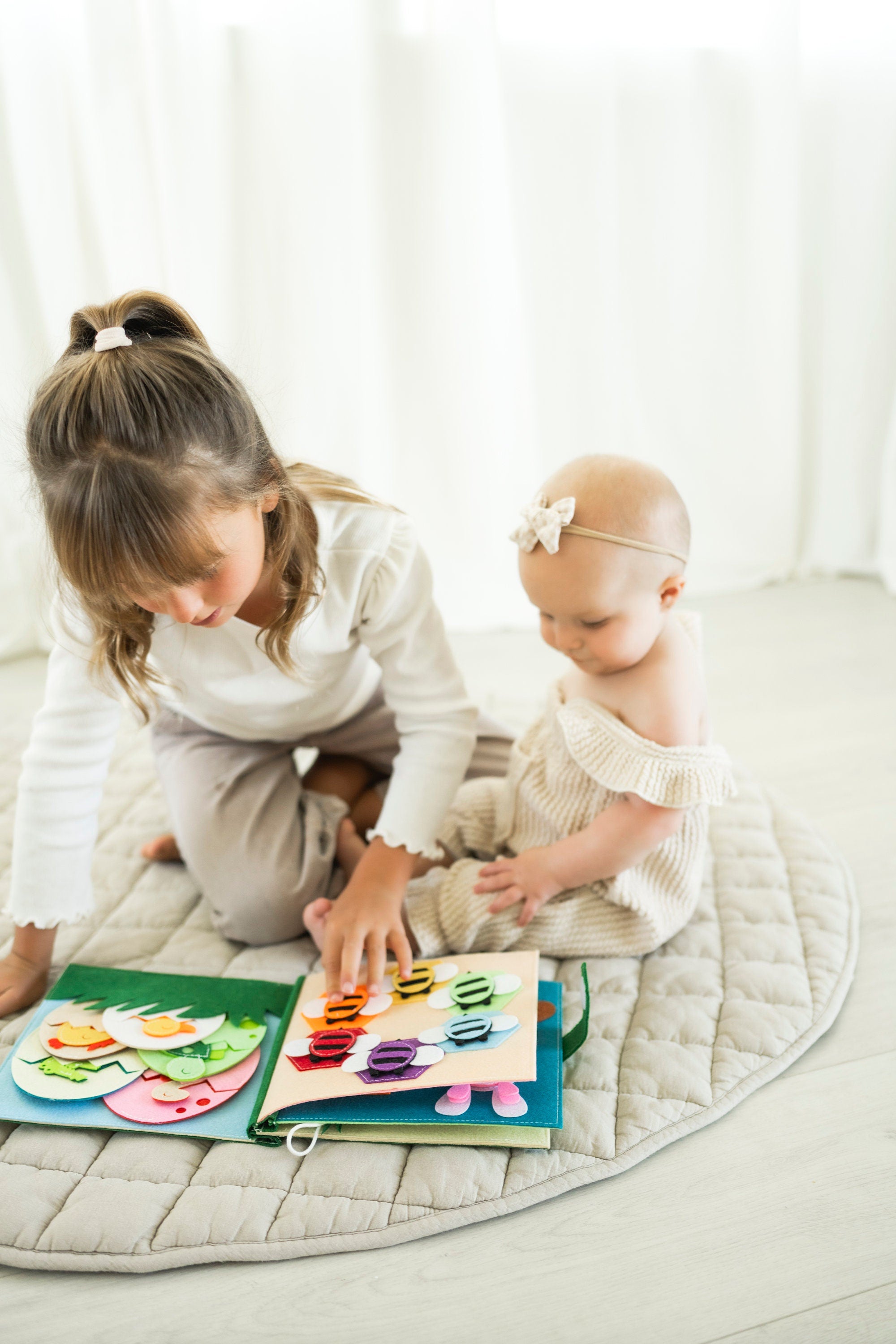 Peek-a-boo Lion Felt Quiet Book - Montessori Activity Book