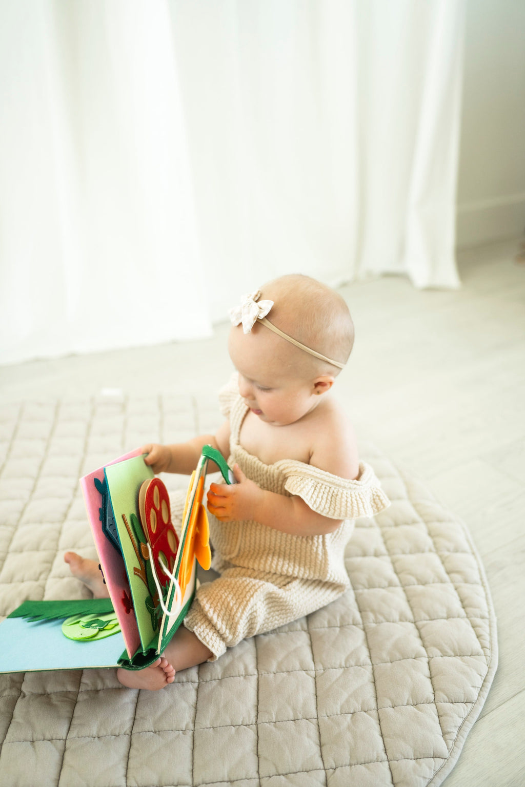 Peek-a-boo Lion Felt Quiet Book - Montessori Activity Book