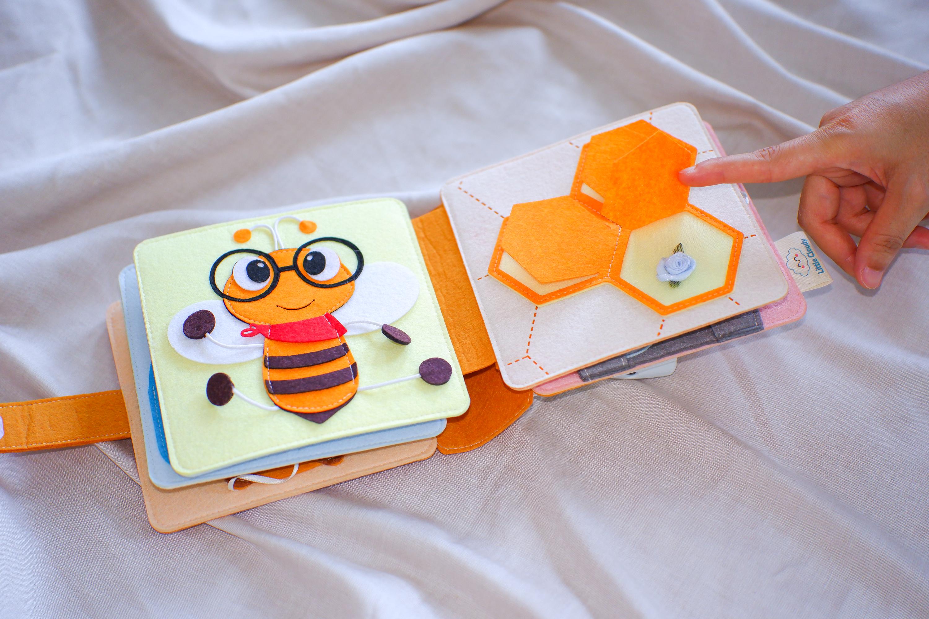 Personalized Activity Book, Felt Quiet Book, Montessori Activity Book, 1st Birthday Gift, Busy Book, Baby Shower Gift, No loose pieces